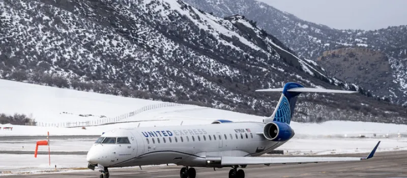 United plane on Aspen airport runway